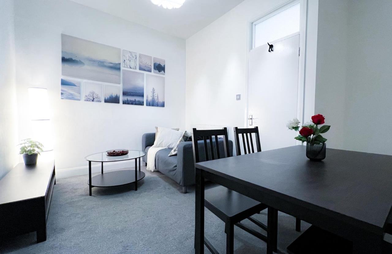 Appartamento Stylish 3 Bed Flat With Garden Londra Esterno foto