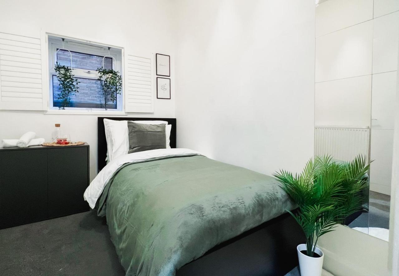 Appartamento Stylish 3 Bed Flat With Garden Londra Esterno foto